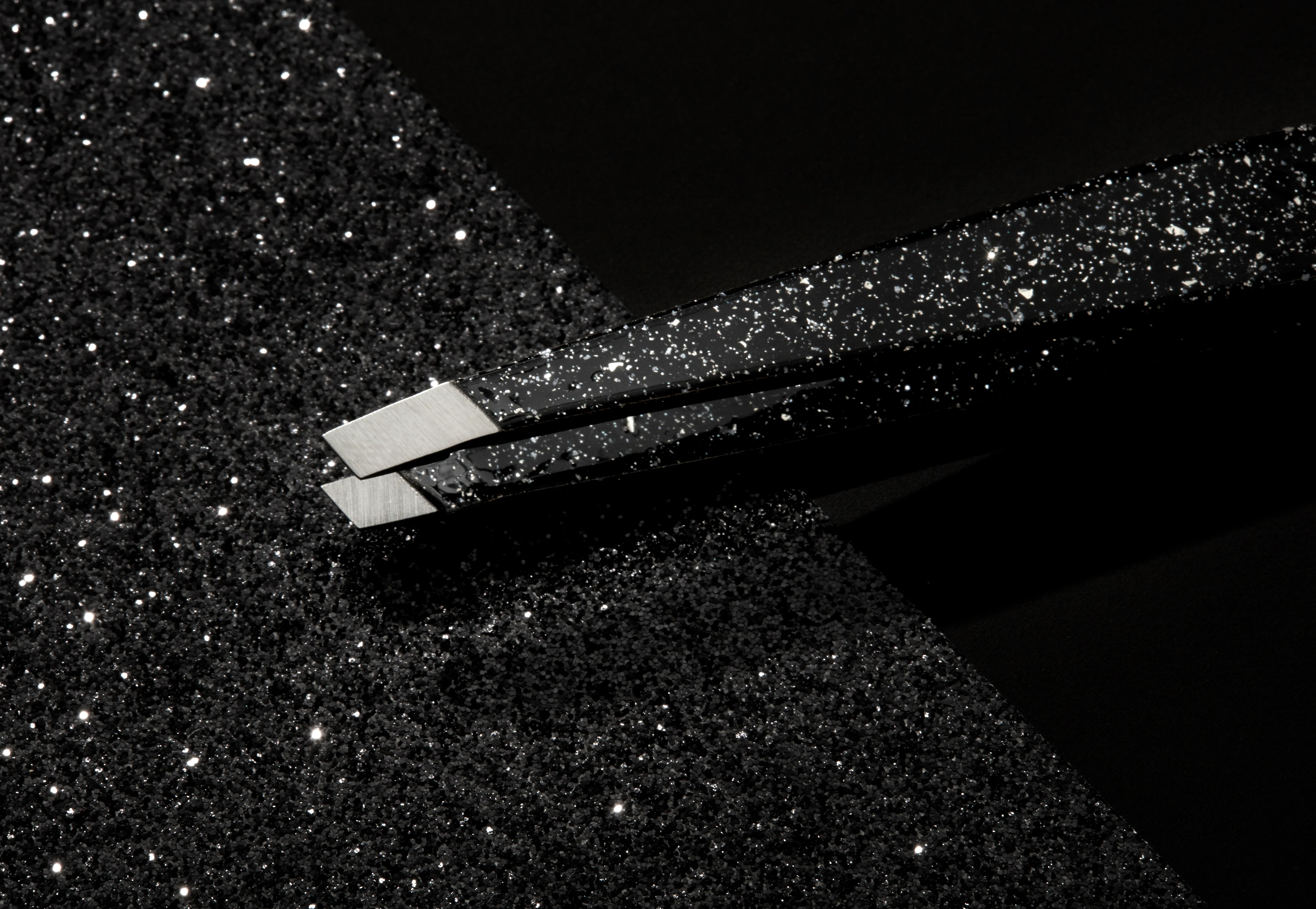 Dusted Onyx Slant Tweezer - Image 8