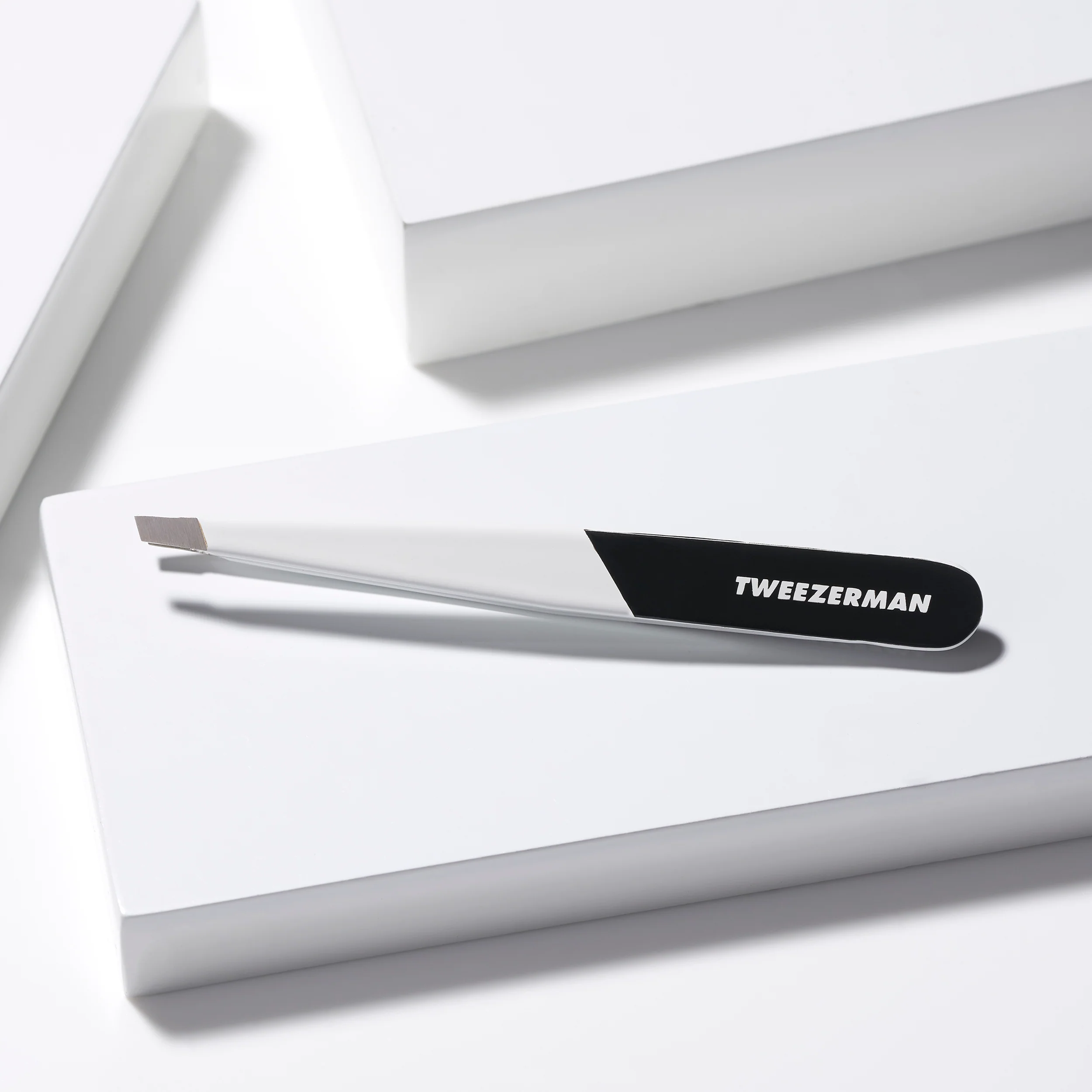 Midnight Strike Slant Tweezer - Image 5